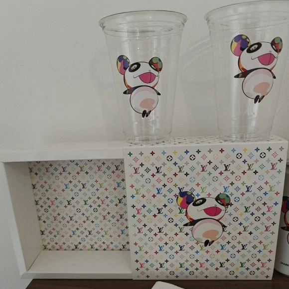 Louis Vuitton x Takashi Murakami. 2 WATER CANS,1 NAPKIN,1 CAKEBOX 7" 2 Cup - Picture 4 of 9